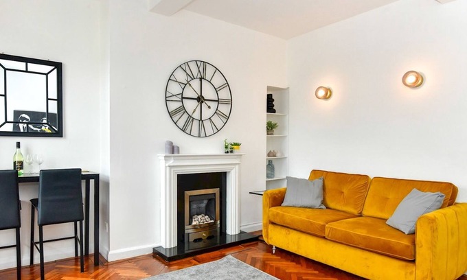 Castle Quarter Apartment | Pass the Keys | Cosy & Stylish 1 Bedroom Apartment in the City
