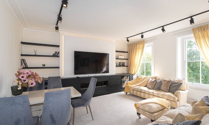 Regent's Park Apartment | Pass the Keys | Elegant 2bed flat overlooking Regent’s Park London