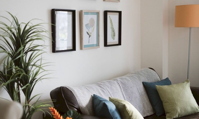 North West Apartment | Pass the Keys | Lovely 2-bed Glasgow Harbour with Parking and Views