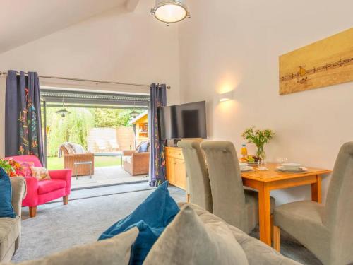 Stafford House | Pass the Keys Modern and Stylish Bungalow