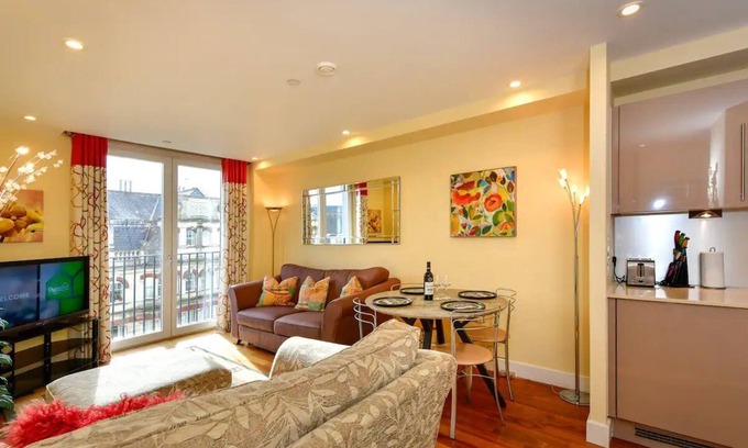 Cardiff City Centre Apartment | Pass the Keys | Perfectly Located Apartment!