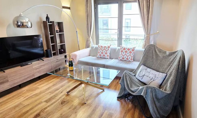 Nottingham Apartment | Pass the Keys | Serenity Cottage: A Cosy Retreat in Nottingham