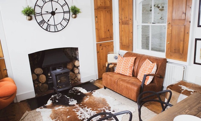 Rochester House | Pass the Keys | Spacious and Cosy House for 8