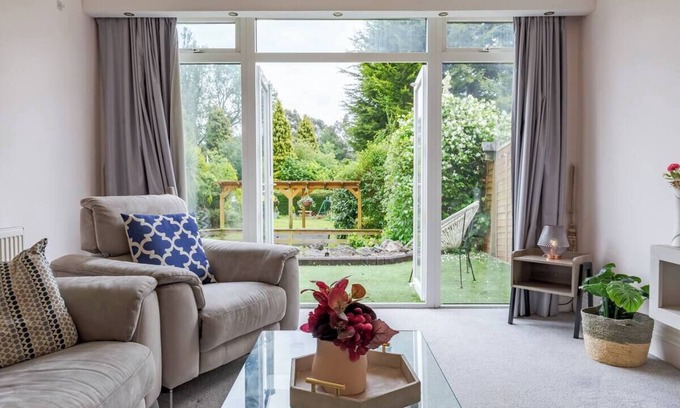 Northfield House | Pass the Keys | Stunning 4 Bed, 4 Bath Home:Tranquil Garden Oasis