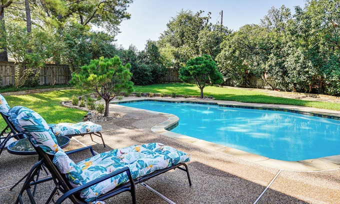 Bedford House | Patio & Yard: Family Home 12 Mi to AT&T Stadium!