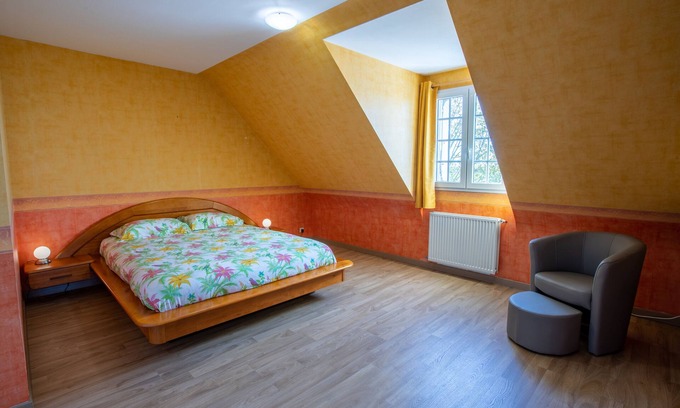 Saint-Nicolas-de-Bourgueil House | Pavillon du Château le Moulin Neuf