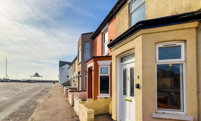 Gorleston-on-Sea House | Pavilion - Beachfront property