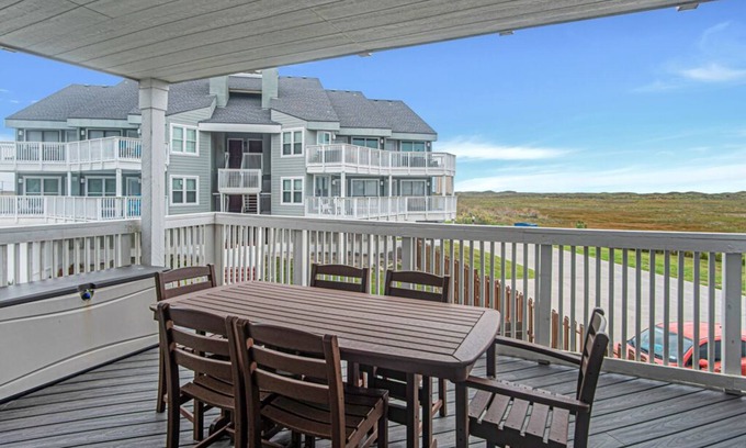Port Aransas Condo | Pawsitively Paradise | Pet Friendly, Large Patio