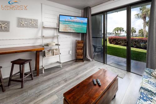 Fort Walton Beach Apartment | PB A108-Executive Studio Condo at Great Rates!