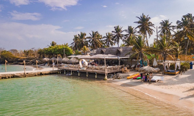 Tierra Bomba Island House | Pb-C1 Habitación Quintuple En Isla Con Desayuno Piscina Y WIFI