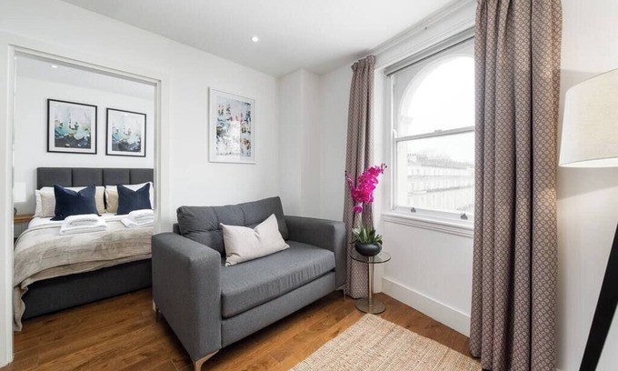 Colville Apartment | PBC | Modern One Bedroom Apartment Bayswater LS14