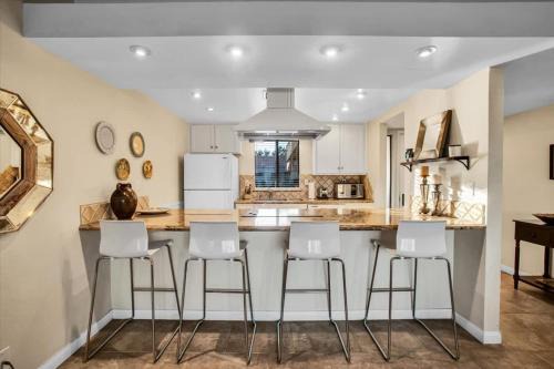 Palm Desert Apartment | PD Resorter 2BR with Golf course views