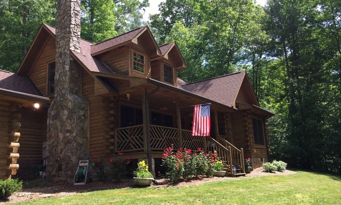 Zirconia House | Peace full wooded setting Log Home, w/Stone Fireplace, Access to Lake Summit,