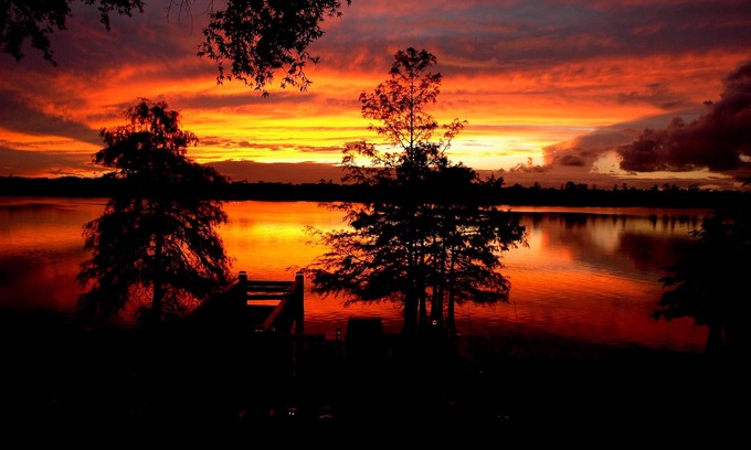Jonesville Cabin | Peace of mind on the Lake