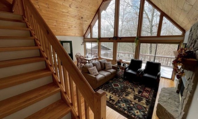 Unaka Ski Chalet | Peace, Quiet, Nature, Rivers, Mountains, Hiking & a Park-like fenced yard.
