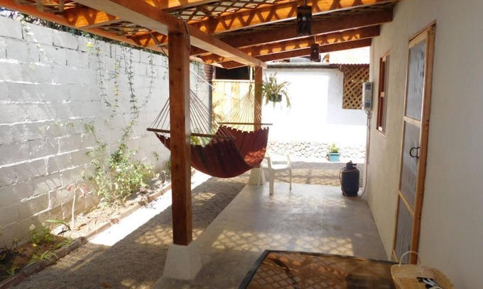 Panajachel Cottage | Peaceful, 1-Bed Casita with Small Yard in Pana - Max. 2 pax
