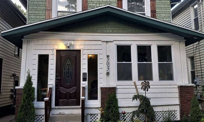 Erie House | Peaceful and family friendly 3 blocks from bay - No locals Please