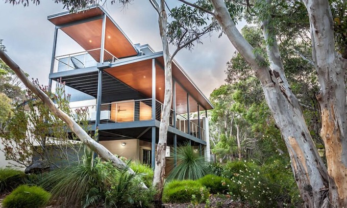 Margaret River House | Peaceful Bushland Luxury Between Coast and Town