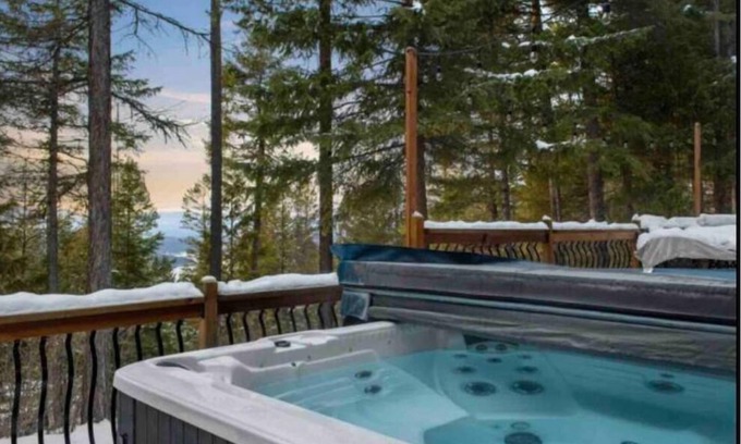 Altamont House | Peaceful Cabin: Trails, Winery, Fire-pit & 12 Acr