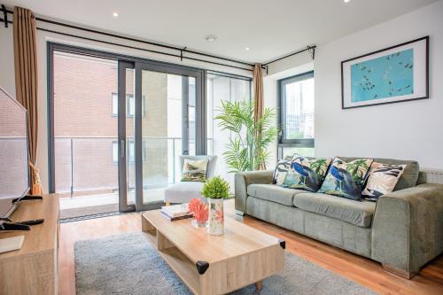 Canary Wharf Apartment | Peaceful, cosy - modern 2BR - 2Bathroom Flat in Canary Wharf