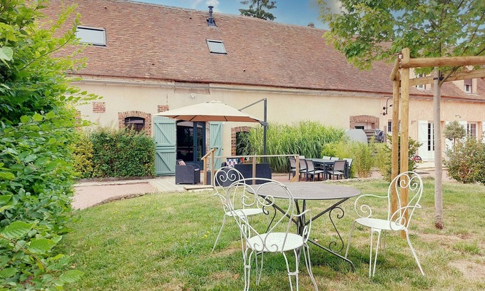 Umpeau Cottage | Peaceful countryside cottage near Chartres with parking