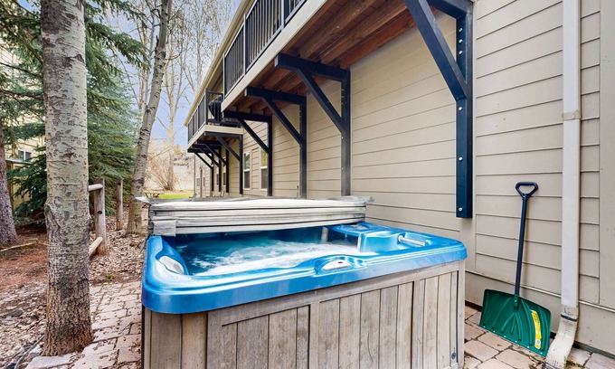 Ketchum House | Peaceful, dog-friendly townhome w/private hot tub & gas grill - walk to Ketchum