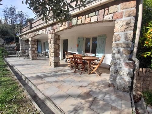 Bargemon Apartment | Peaceful Garden Apartment