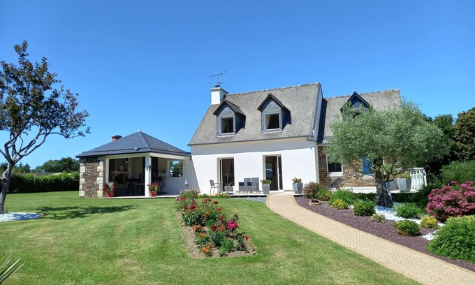 Epiniac House | Peaceful Garden Retreat, Epiniac