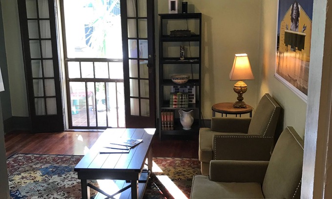 Bywater Apartment | Peaceful Getaway In The Bywater- 2 Bedroom, 2 Bath
