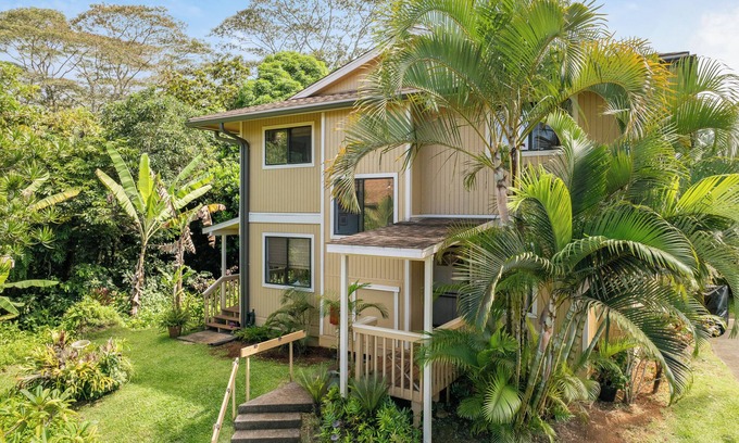 Princeville House | Peaceful Hawaiian Hideout Minutes to Hanalei town!