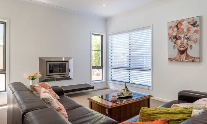 Little Mountain House | Peaceful Hideaway in Sunshine Coast