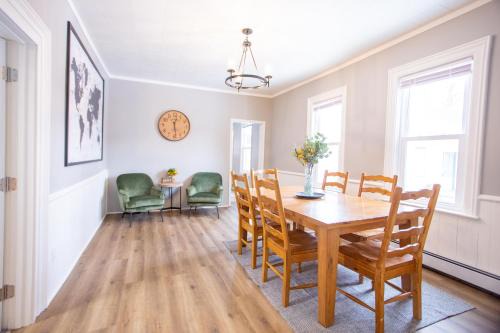 Oshkosh House | Peaceful Home in Heart of Oshkosh