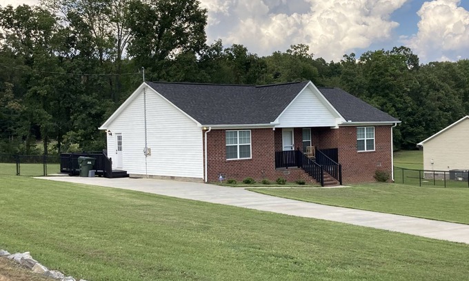 Dickson House | Peaceful home on an acre - close to town!