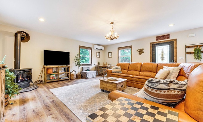 Lake George House | Peaceful Lake George Getaway - 3 Mi to Beach!
