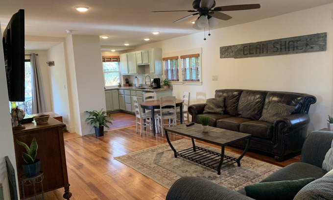 Nuangola Cottage | Peaceful Lakeview Cottage near Ski Resorts