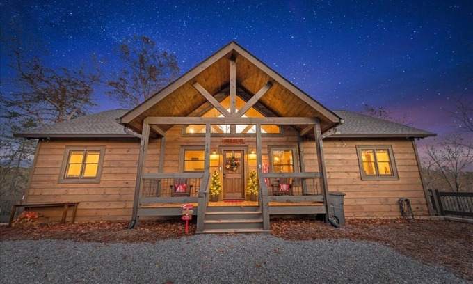 Ellijay Cabin | Peaceful Mountain View Cabin Hot Tub Ultimate Game Room