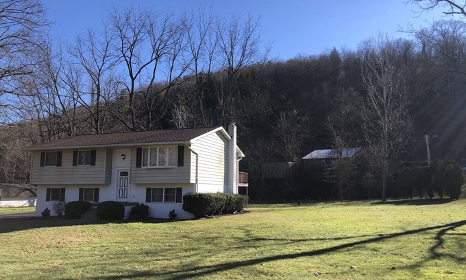 Duncansville House | Peaceful Puzzletown, come enjoy the quiet at the foot of the mountains.