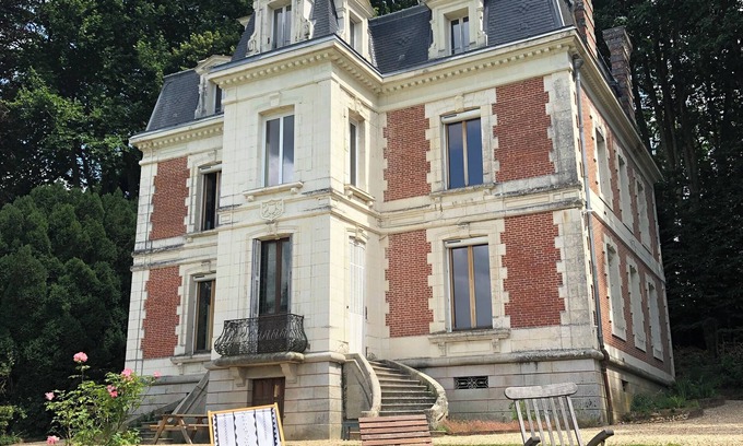 Luceau Other | Peaceful room at the château