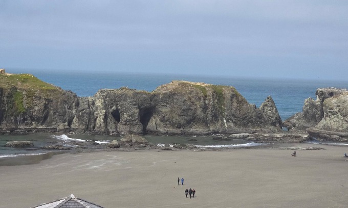 Barview House | Peaceful RV with WiFi in charming Coos Bay. Pet friendly.