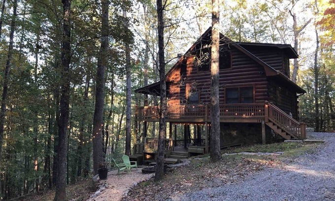 Cherry Log Cabin | Peaceful Seclusion - Minutes to Blue Ridge