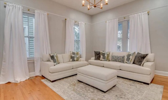 Summerville House | Peaceful Summerville cottage Masters rental