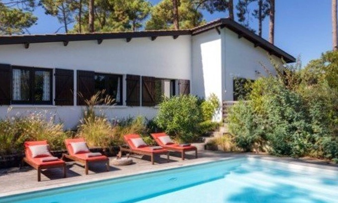Piraillan Villa | Peaceful villa with heated pool and Wi-Fi