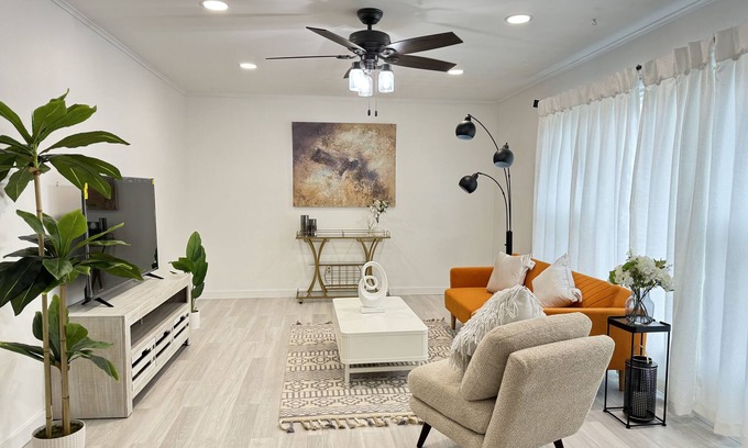 Rochester House | Peaceful with a resort feeling.