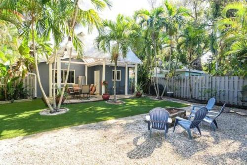 River Oaks House | Peacock Villa 2 By Pmi