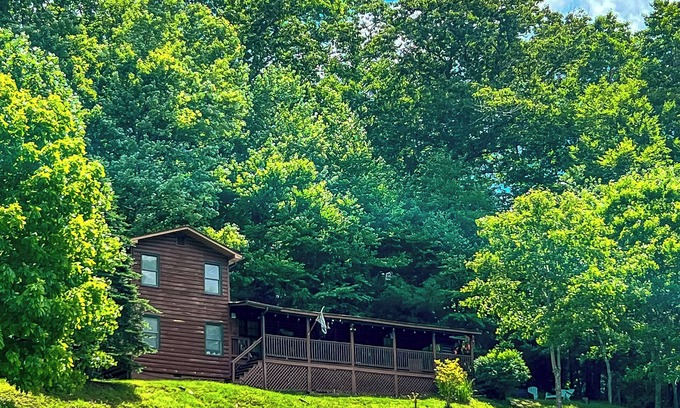 Todd Cabin | Peak Leaf Season + Peak Comfort @ Bear Necessities