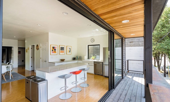 Alphabet Historic District Apartment | Pearl District Luxury 2BR AC Sleeps 4
