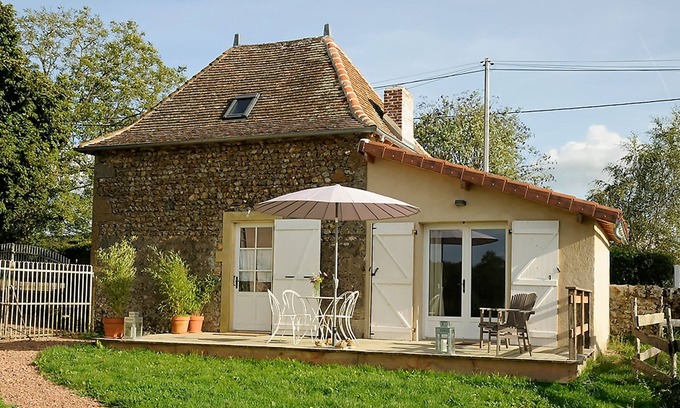 Saint-Julien-de-Jonzy Cottage | Peas & Love - Charming country house