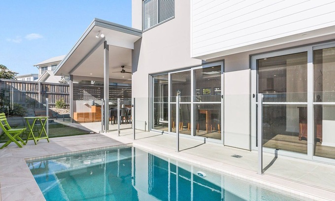 Casuarina House | Pebbles at Casuarina Beach with Pool