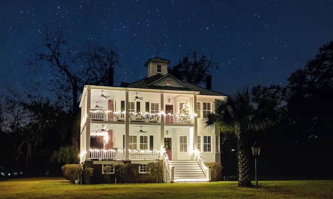 Beaufort House | Pecan Point - Sleeps 10 - Stunning Lowcountry home!