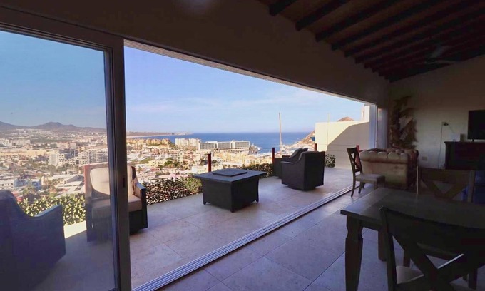Centro Villa | Pedregal gated comunity private beach, awsome views 3 blocks from marina 10pax